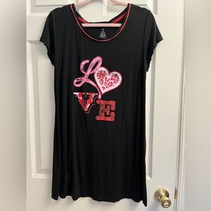Black Love Graphic Valentines Nightgown Large 12-14